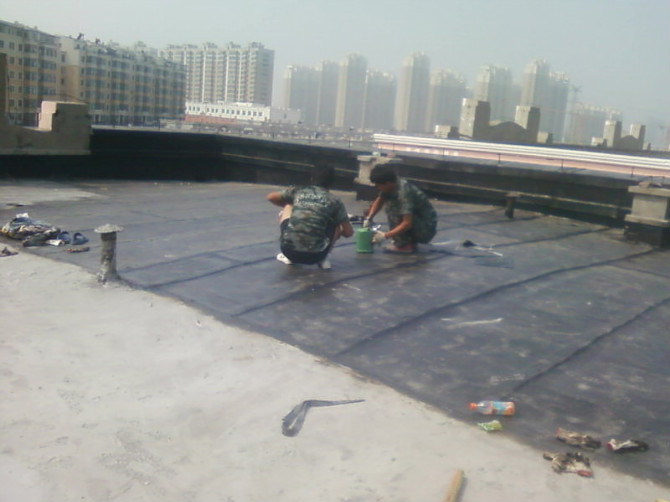 屋面施工現(xiàn)場